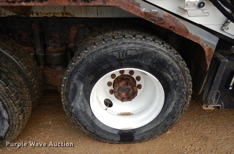 image for item JK9796 2009 International 7400  refuse truck