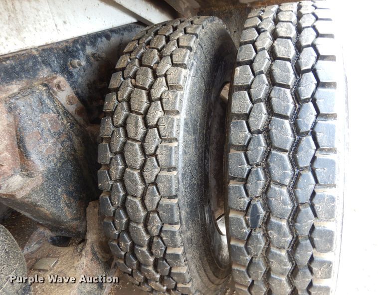 image for item JK9796 2009 International 7400  refuse truck