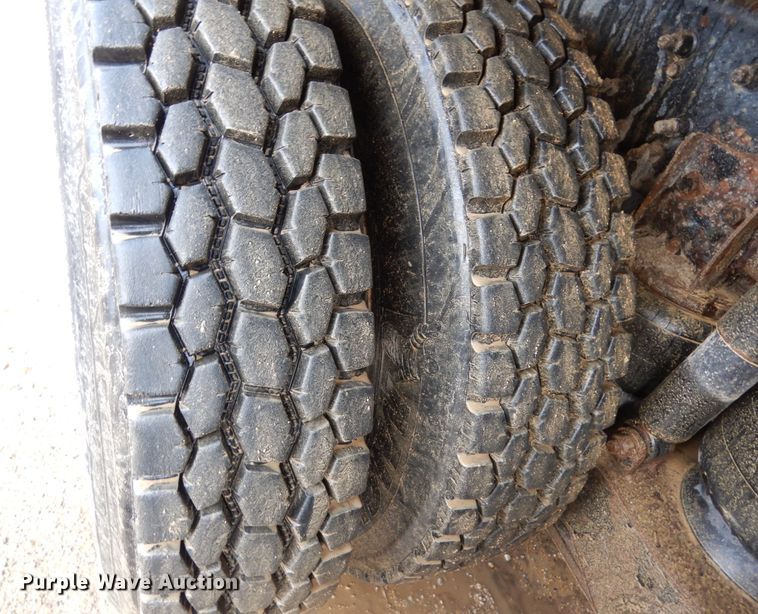 image for item JK9796 2009 International 7400  refuse truck