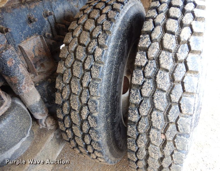 image for item JK9796 2009 International 7400  refuse truck