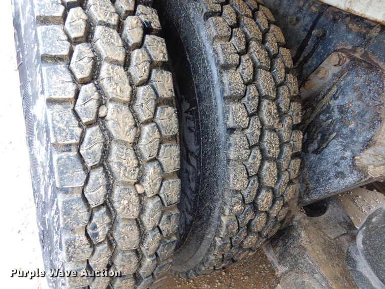 image for item JK9796 2009 International 7400  refuse truck