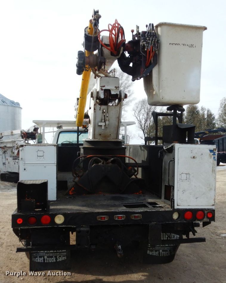 image for item JK9799 1995 Ford F800  forestry bucket truck