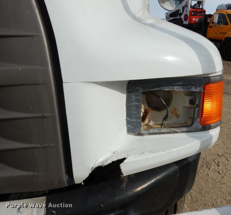 image for item JK9799 1995 Ford F800  forestry bucket truck