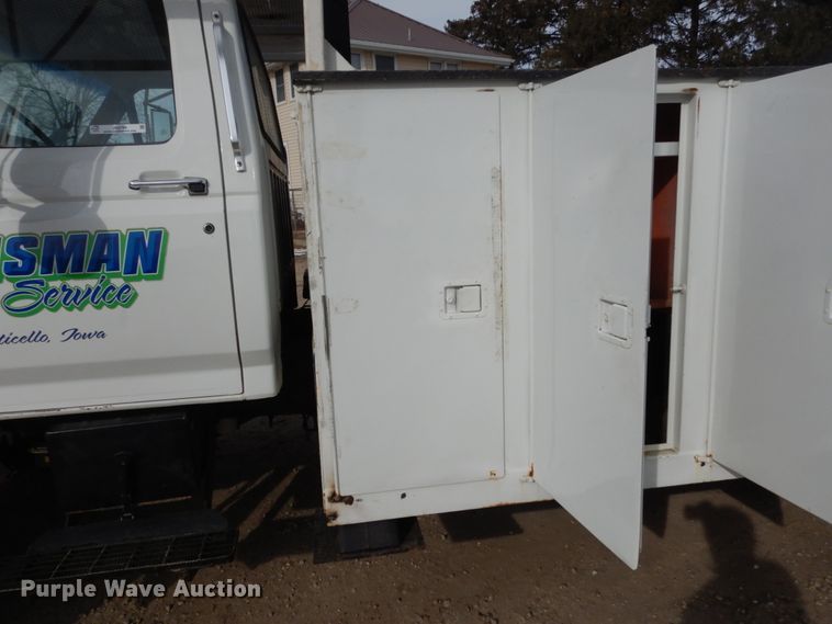 image for item JK9799 1995 Ford F800  forestry bucket truck