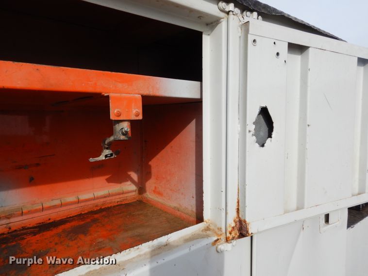 image for item JK9799 1995 Ford F800  forestry bucket truck