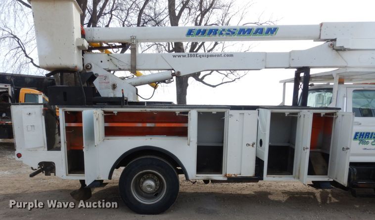 image for item JK9799 1995 Ford F800  forestry bucket truck