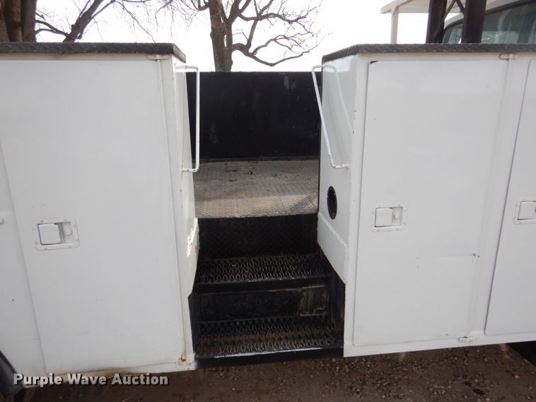 image for item JK9799 1995 Ford F800  forestry bucket truck