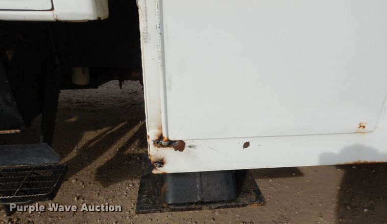 image for item JK9799 1995 Ford F800  forestry bucket truck