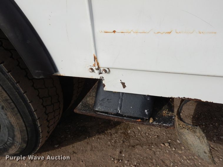 image for item JK9799 1995 Ford F800  forestry bucket truck