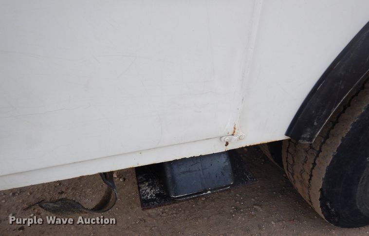 image for item JK9799 1995 Ford F800  forestry bucket truck