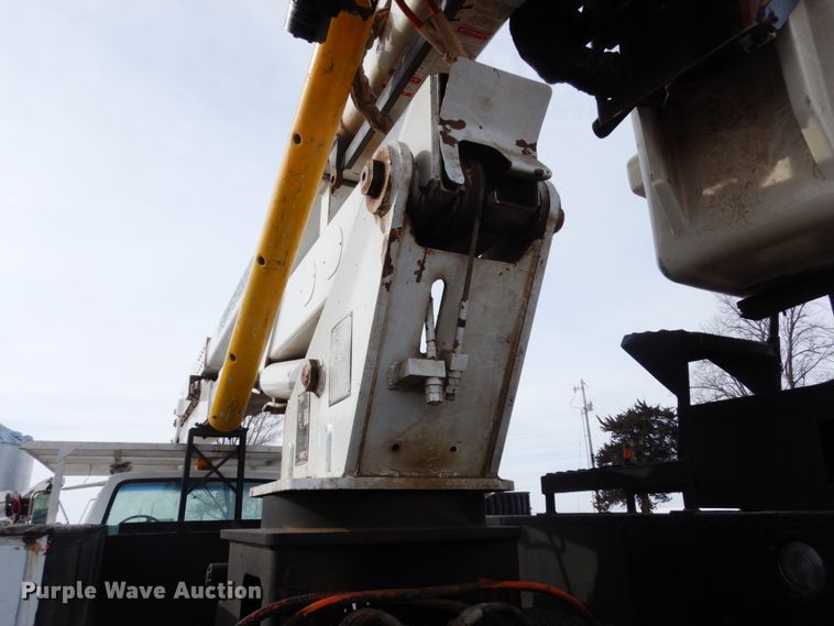 image for item JK9799 1995 Ford F800  forestry bucket truck