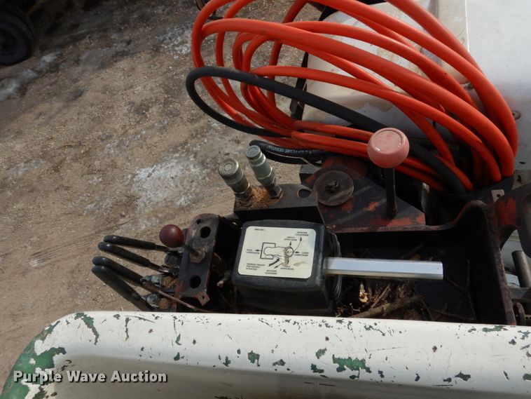 image for item JK9799 1995 Ford F800  forestry bucket truck