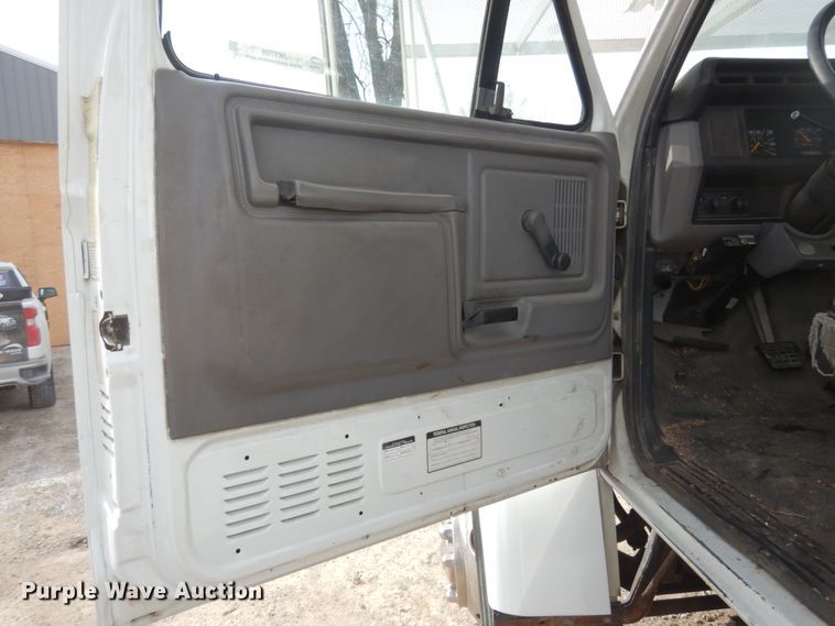 image for item JK9799 1995 Ford F800  forestry bucket truck