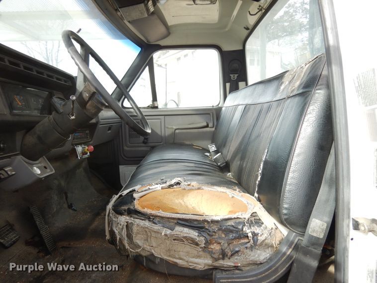 image for item JK9799 1995 Ford F800  forestry bucket truck