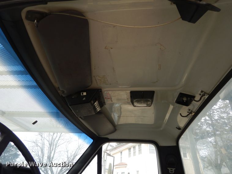 image for item JK9799 1995 Ford F800  forestry bucket truck