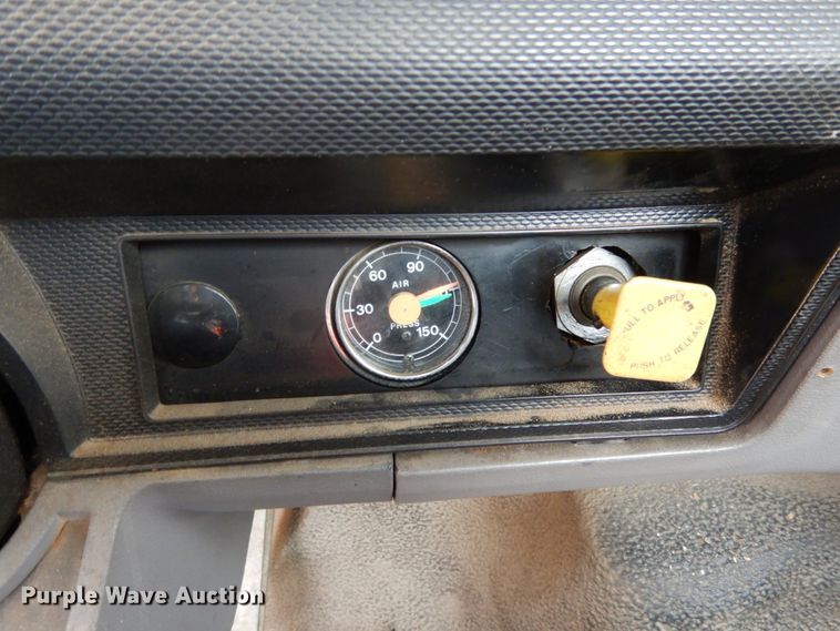 image for item JK9799 1995 Ford F800  forestry bucket truck