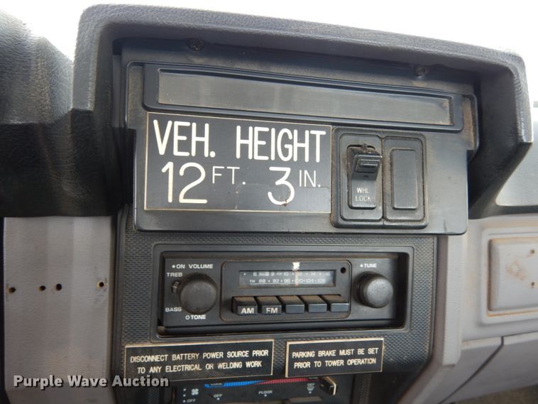 image for item JK9799 1995 Ford F800  forestry bucket truck