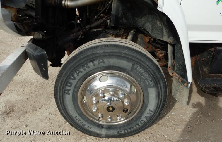 image for item JK9799 1995 Ford F800  forestry bucket truck