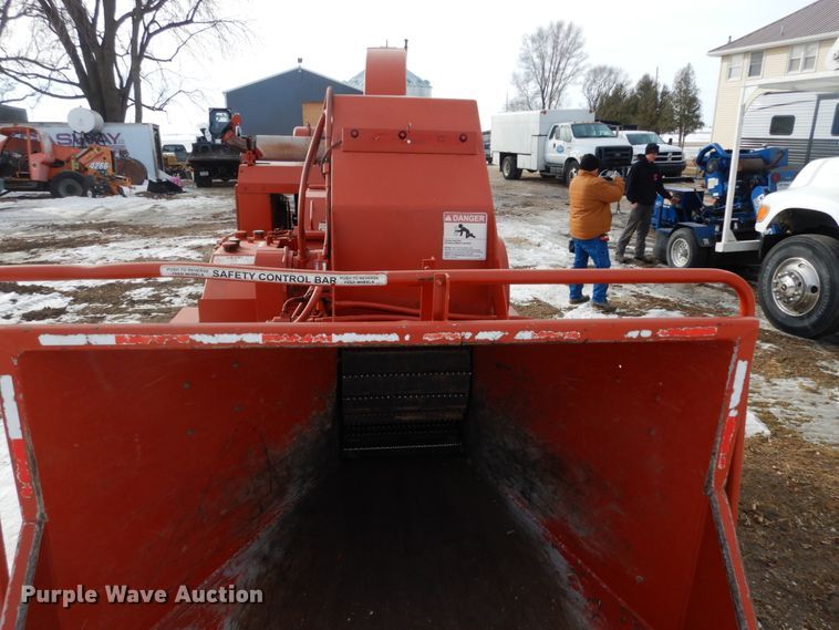 image for item JK9800 Morbark 2400  wood chipper