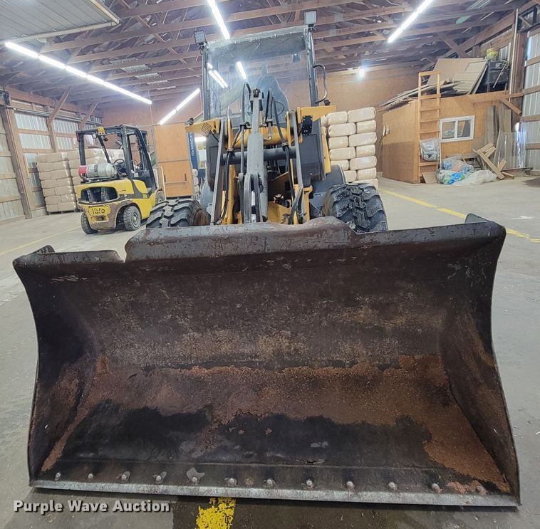 image for item JP9035 2006 Volvo L25B-P  wheel loader