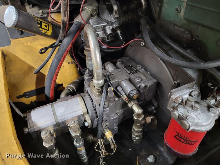 image for item JP9035 2006 Volvo L25B-P  wheel loader