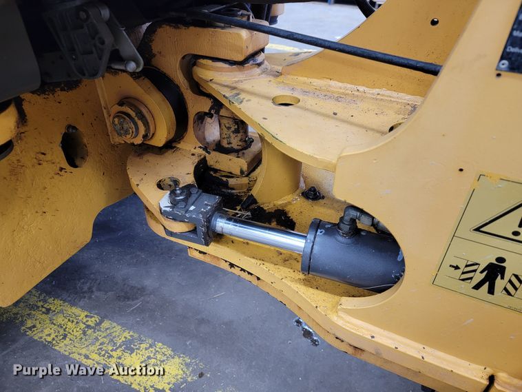 image for item JP9035 2006 Volvo L25B-P  wheel loader