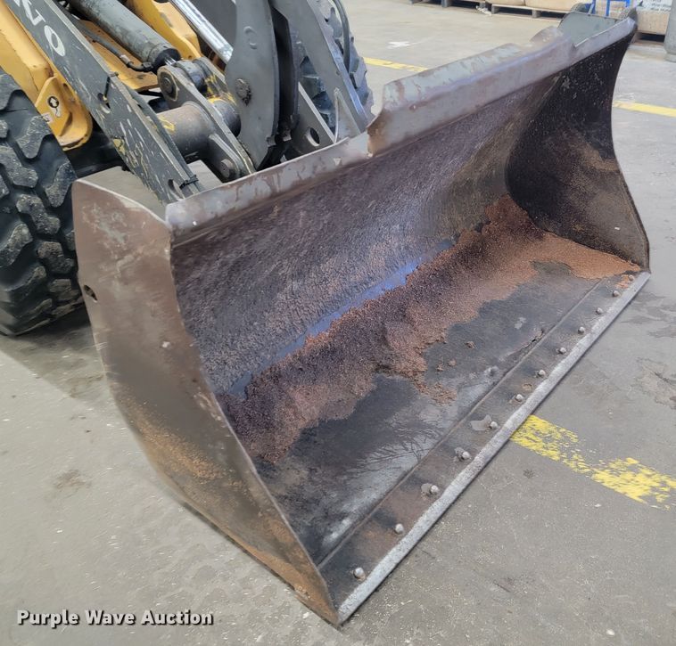 image for item JP9035 2006 Volvo L25B-P  wheel loader