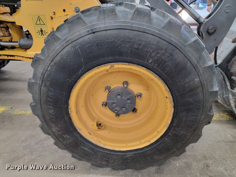 image for item JP9035 2006 Volvo L25B-P  wheel loader