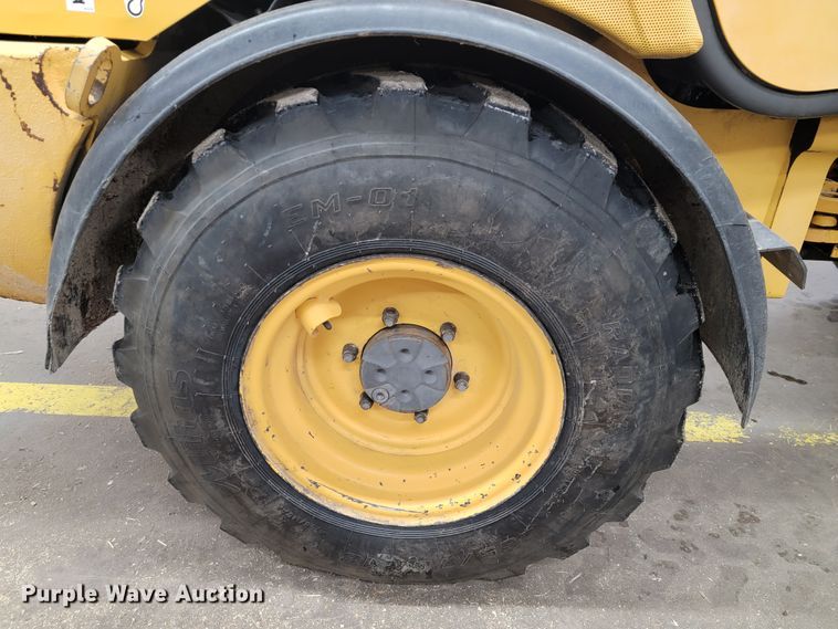 image for item JP9035 2006 Volvo L25B-P  wheel loader