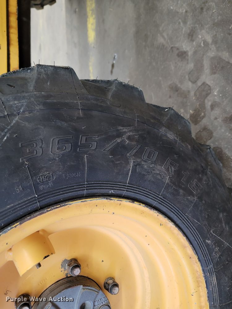 image for item JP9035 2006 Volvo L25B-P  wheel loader