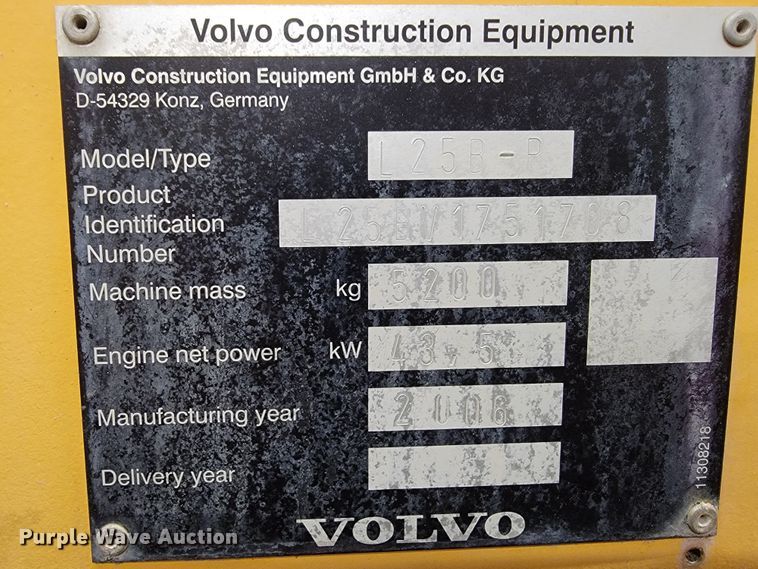 image for item JP9035 2006 Volvo L25B-P  wheel loader