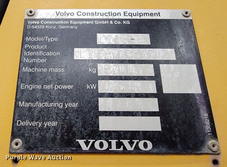 image for item JP9035 2006 Volvo L25B-P  wheel loader