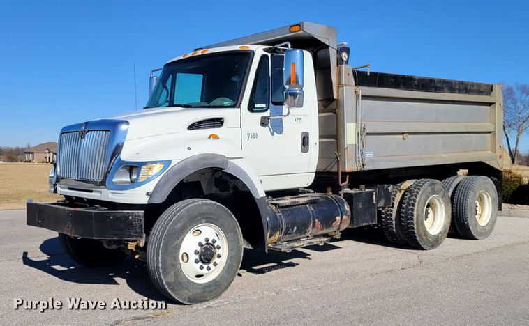 image for item KH9806 2006 International 7600  dump truck