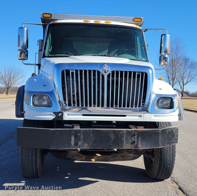 image for item KH9806 2006 International 7600  dump truck