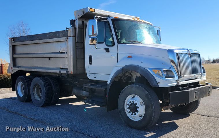 image for item KH9806 2006 International 7600  dump truck