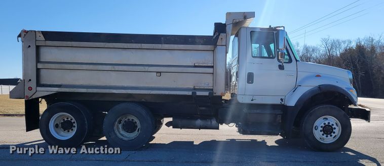 image for item KH9806 2006 International 7600  dump truck