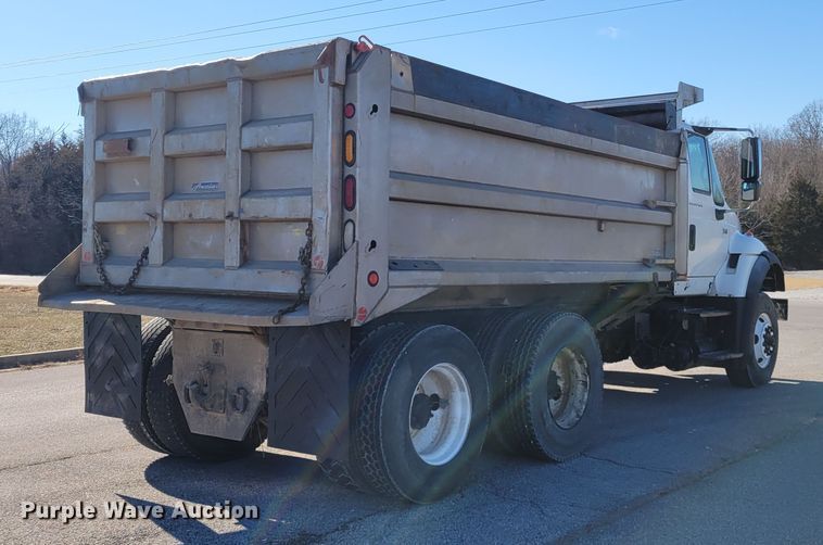 image for item KH9806 2006 International 7600  dump truck