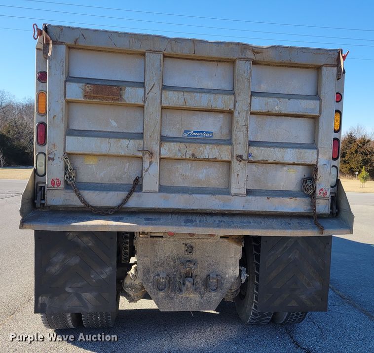 image for item KH9806 2006 International 7600  dump truck