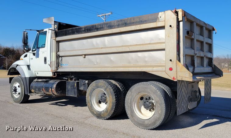 image for item KH9806 2006 International 7600  dump truck