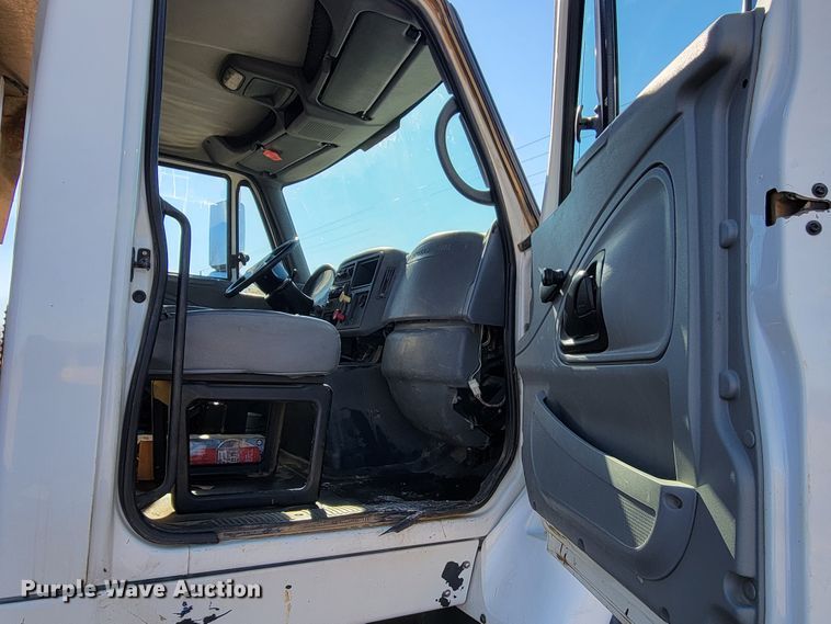 image for item KH9806 2006 International 7600  dump truck