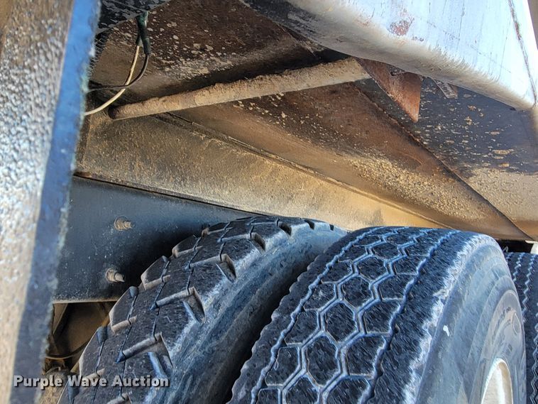 image for item KH9806 2006 International 7600  dump truck