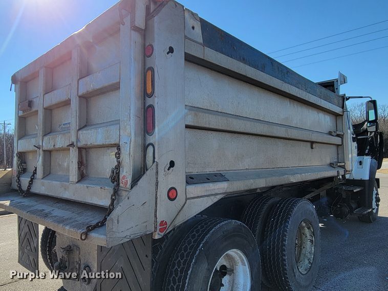 image for item KH9806 2006 International 7600  dump truck