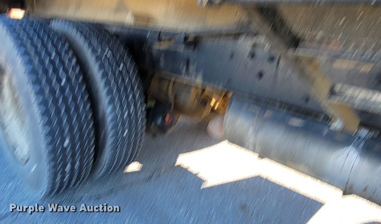 image for item KH9806 2006 International 7600  dump truck