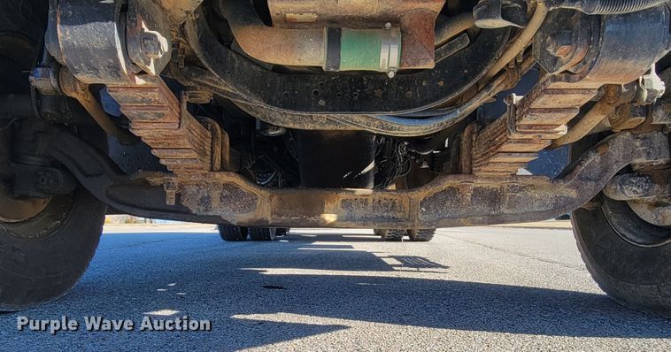 image for item KH9806 2006 International 7600  dump truck