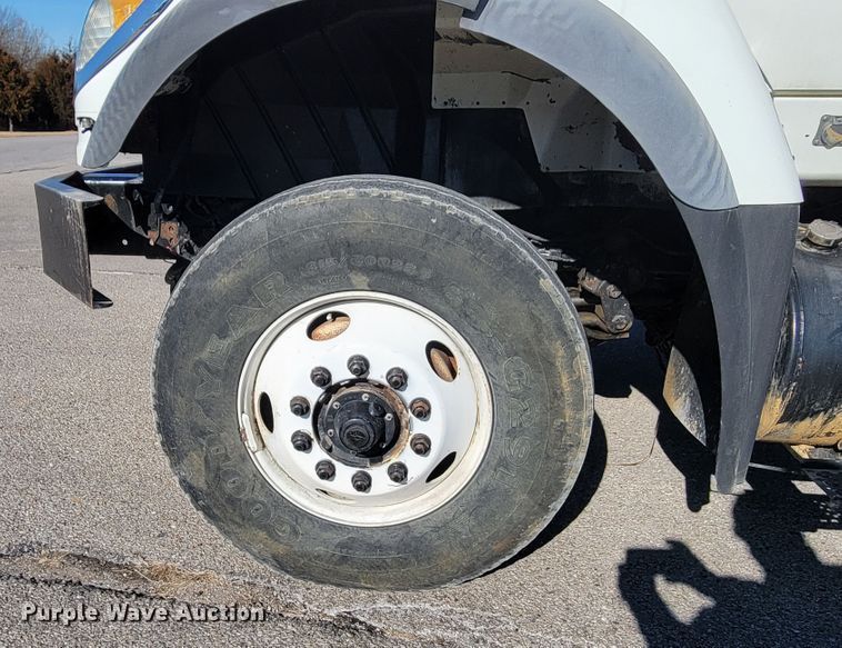 image for item KH9806 2006 International 7600  dump truck