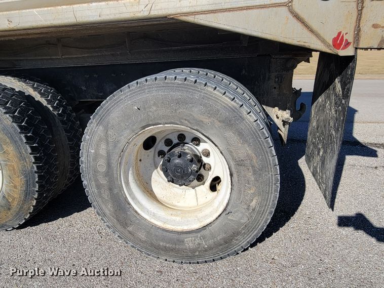 image for item KH9806 2006 International 7600  dump truck