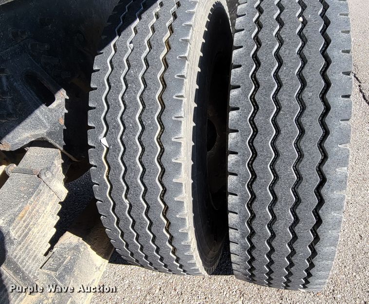 image for item KH9806 2006 International 7600  dump truck