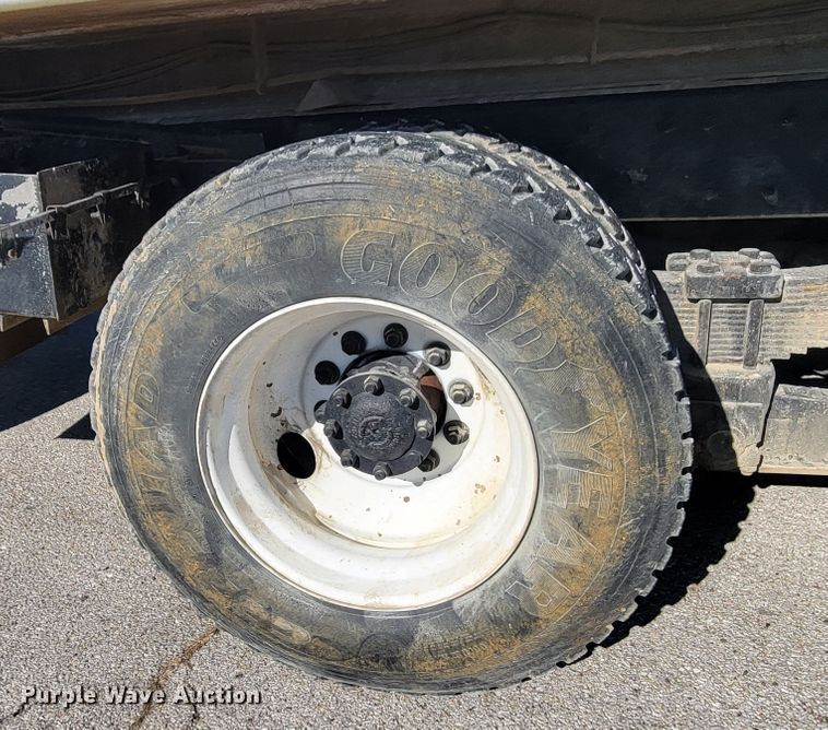 image for item KH9806 2006 International 7600  dump truck