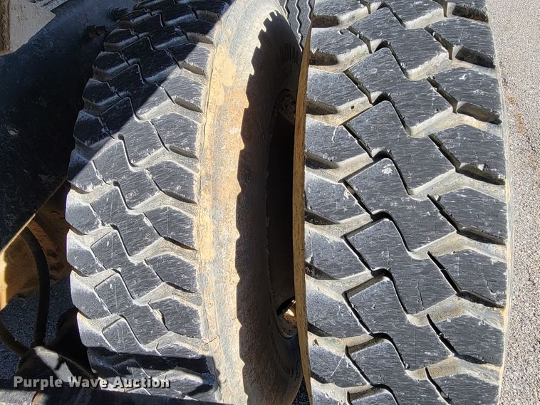 image for item KH9806 2006 International 7600  dump truck