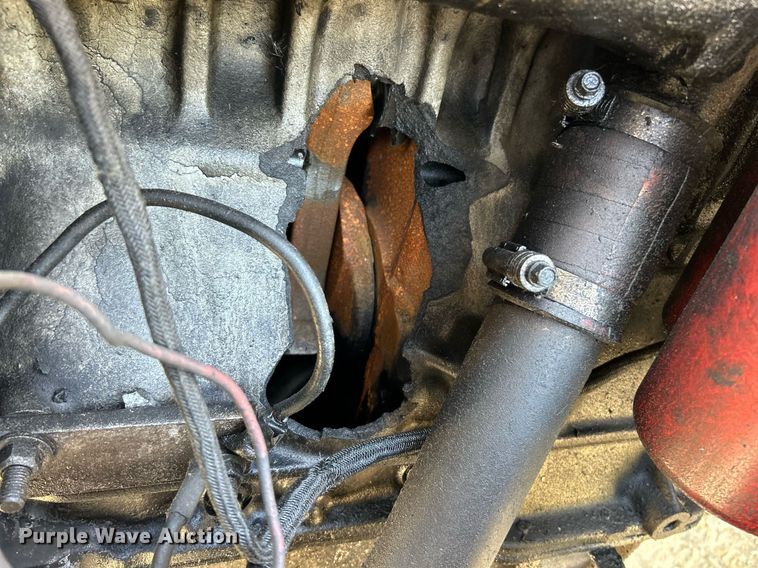 image for item KH9810 1989 Mack RD688S  truck cab and chassis